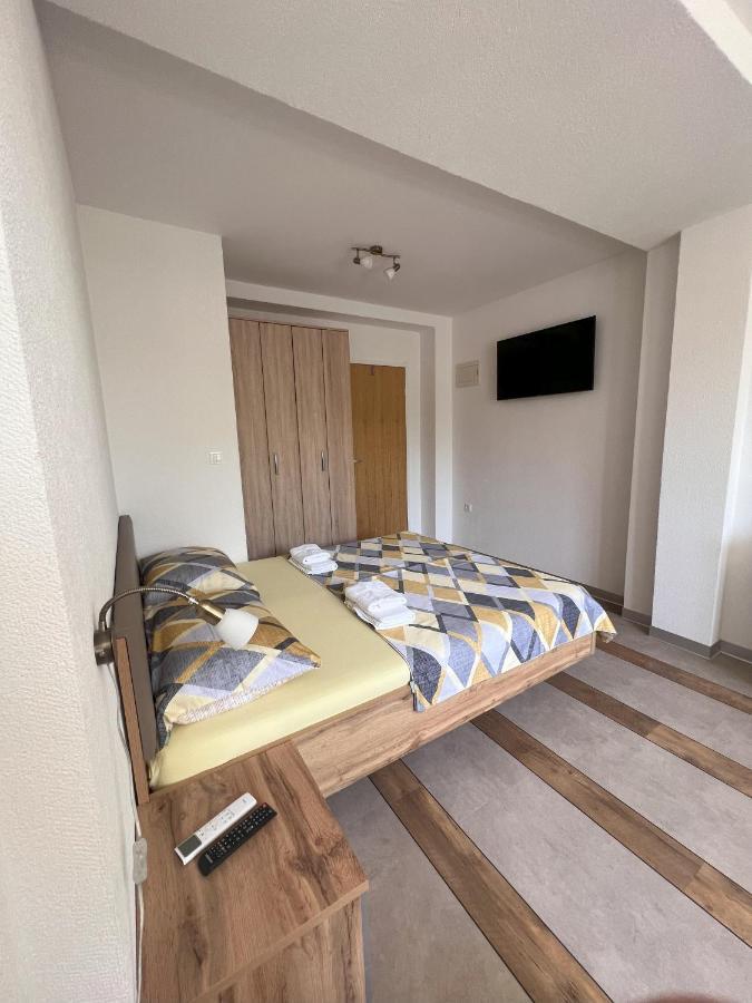 Apartmani Palme فونتانا المظهر الخارجي الصورة