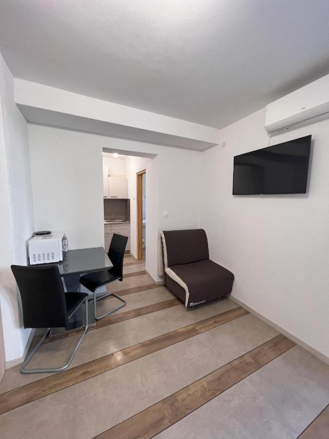 Apartmani Palme فونتانا المظهر الخارجي الصورة