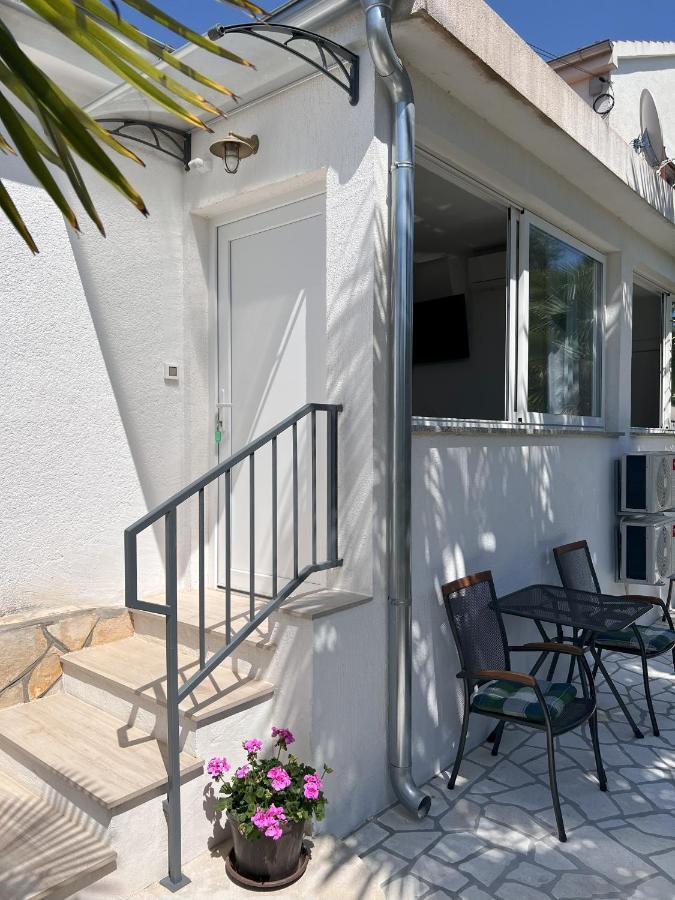 Apartmani Palme فونتانا المظهر الخارجي الصورة