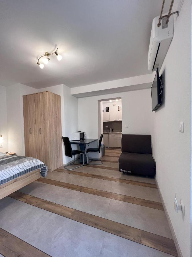 Apartmani Palme فونتانا المظهر الخارجي الصورة