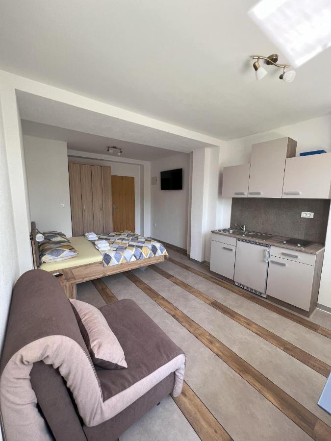 Apartmani Palme فونتانا المظهر الخارجي الصورة
